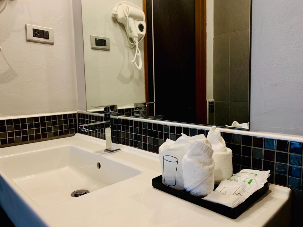 Comet Hotel Σούρατ Τανί Εξωτερικό φωτογραφία