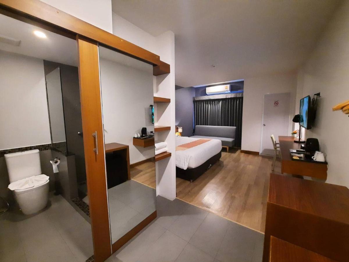 Comet Hotel Σούρατ Τανί Εξωτερικό φωτογραφία