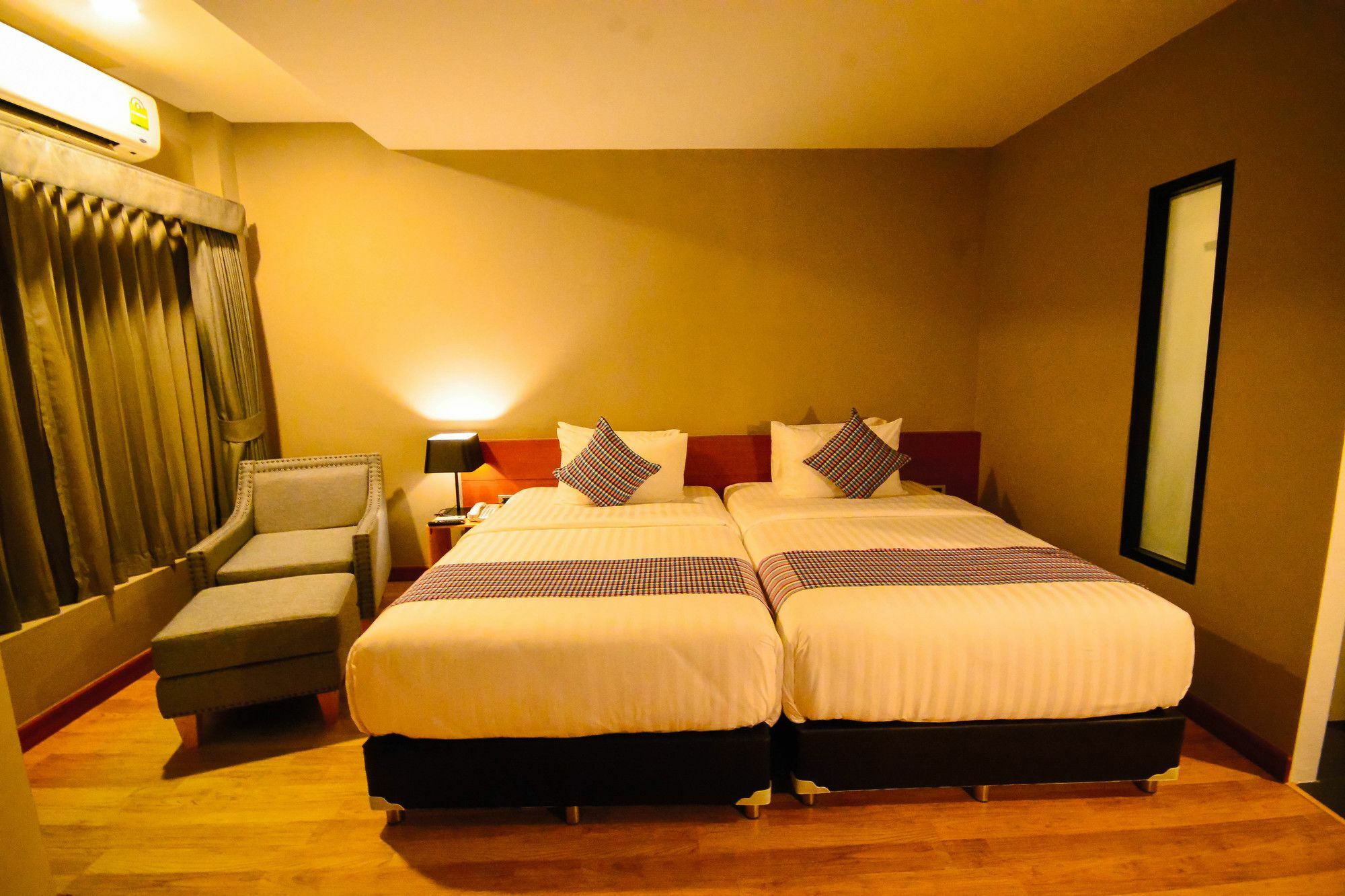 Comet Hotel Σούρατ Τανί Εξωτερικό φωτογραφία